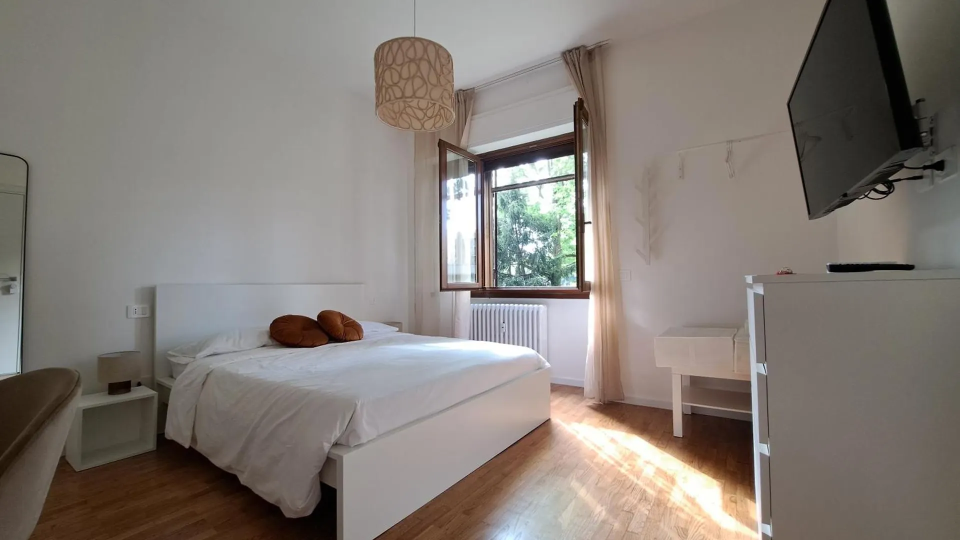 Hotel Il Balcone Nel Parco - Stanze Con Bagno Privato San Donato Milanese 0*,  Italia